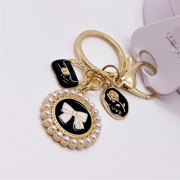 🐵BEAUTIFUL CHARMS KEYCHAIN ALL NEW 🐵 - Picture 8 of 13